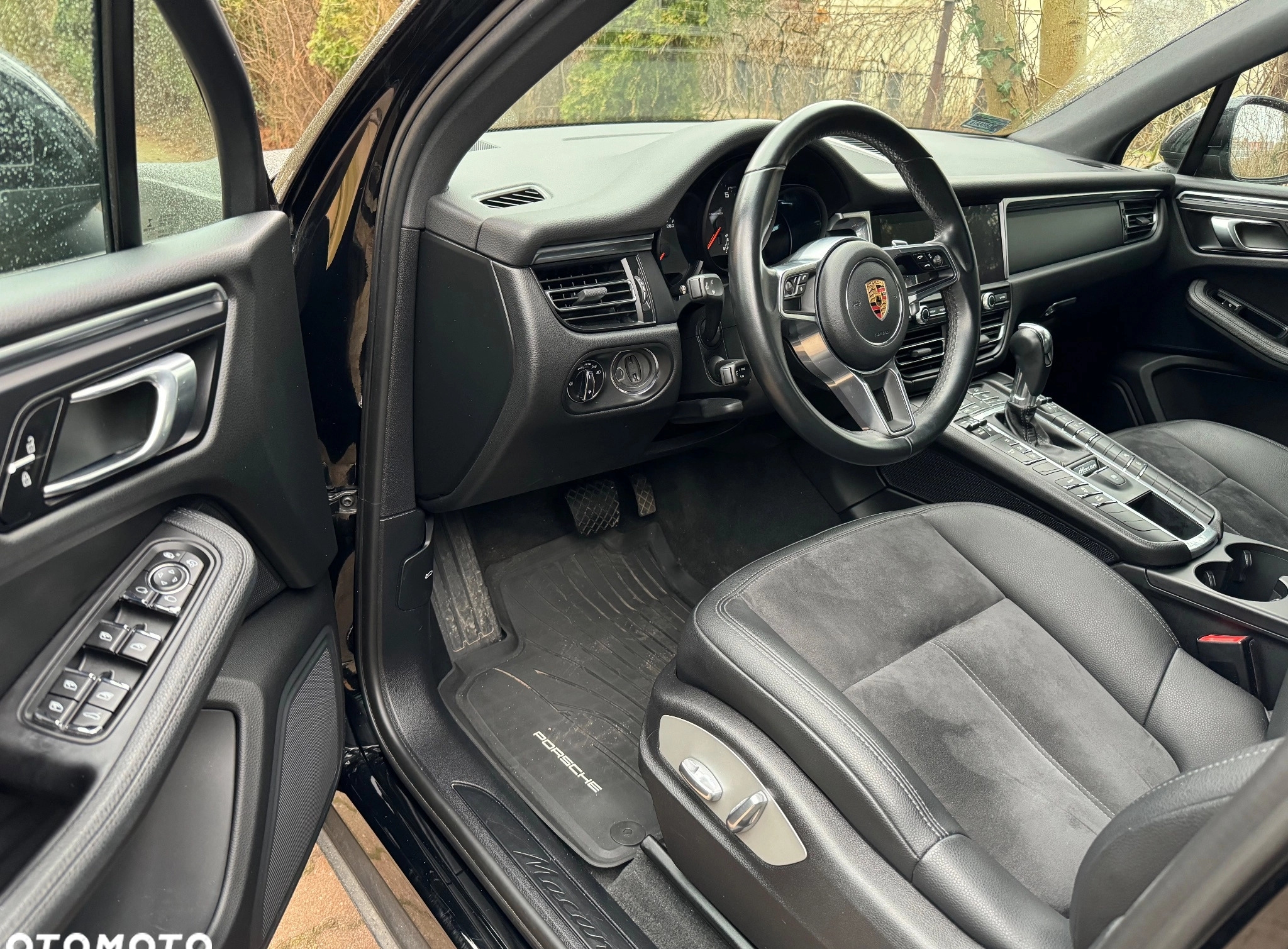 Porsche Macan cena 225000 przebieg: 60400, rok produkcji 2019 z Reda małe 191